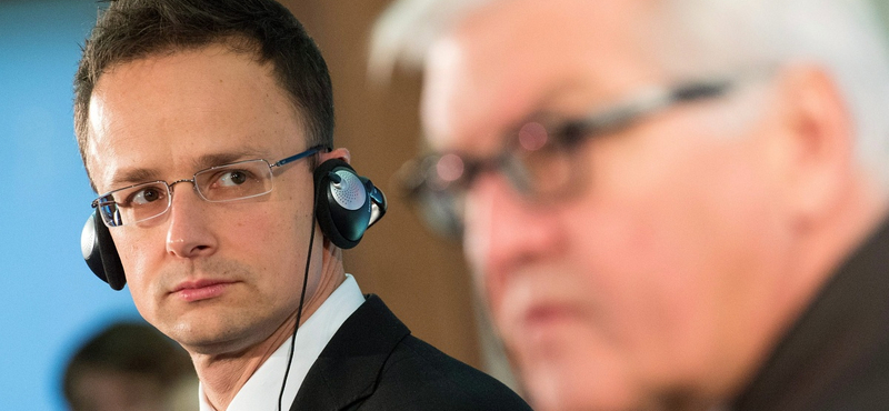 Szijjártó Kijevbe, aztán Moszkvába utazik