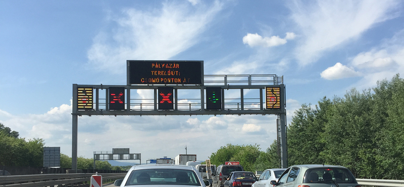 Öt autó ütközött az M0-son, nagy a dugó Csepelnél