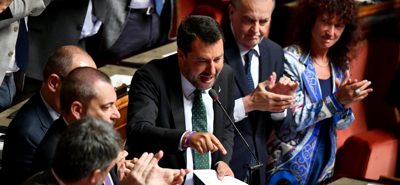 Az EU-ra mutogatva akarja szétverni az olasz koalíciót Matteo Salvini