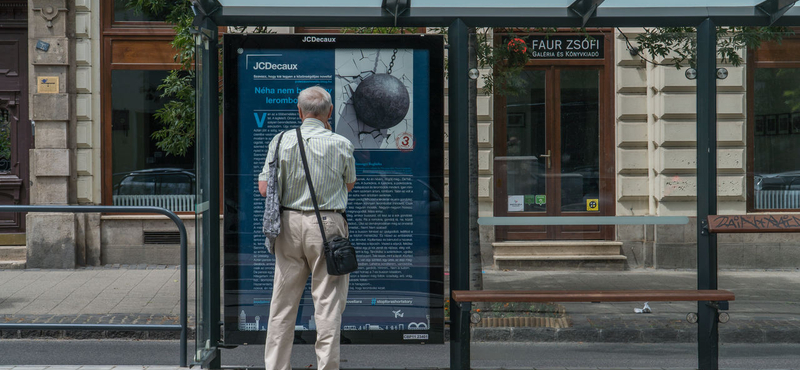 Ne a fióknak írjon, adjon inkább novellát a buszmegállóknak!