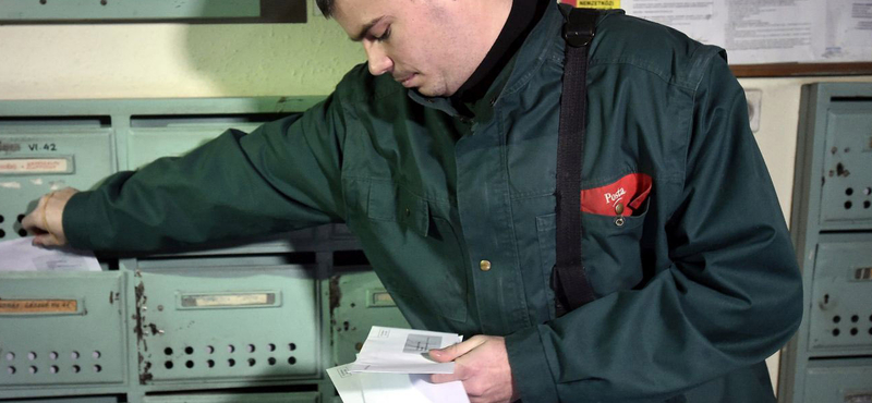 A postásokat használja fel a Fidelitas a lejárató kampányához
