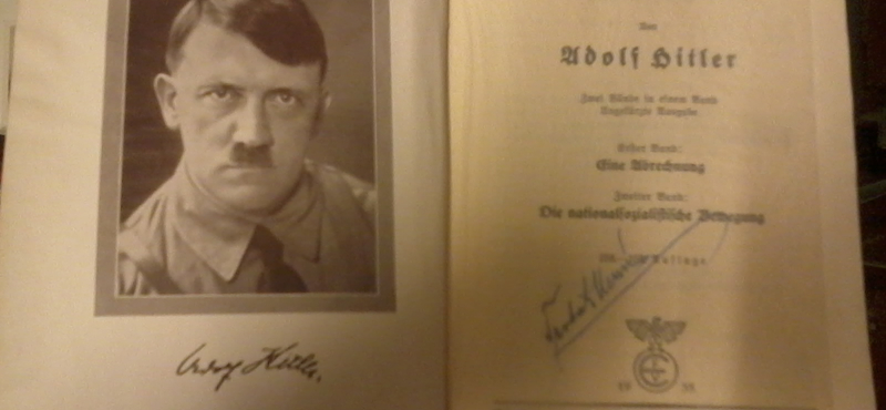 Újra kiadták Hitler Mein Kampfját, az oroszok borzonganak