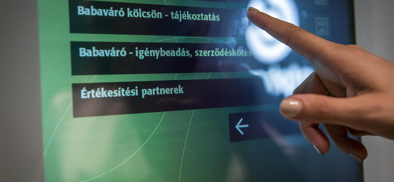 Egyszerűsítene a kormány a családtámogatások igénybevételének folyamatán