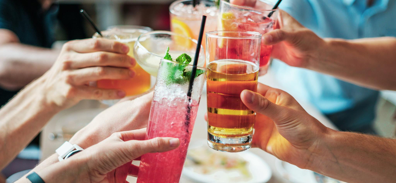 Kilenc év után újra lehet alkoholt inni az orosz Aeroflot járatain