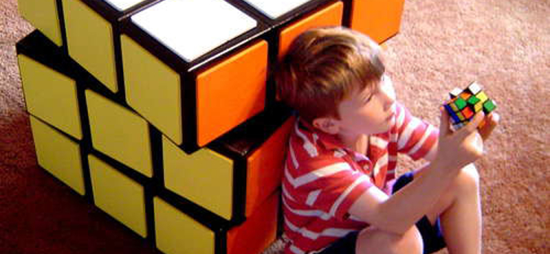 Itt a Rubik-komód