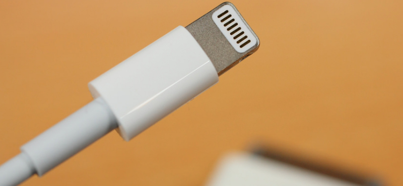 A Queen gitárosa nagyon berágott: az Apple egy önző szörnyeteggé vált