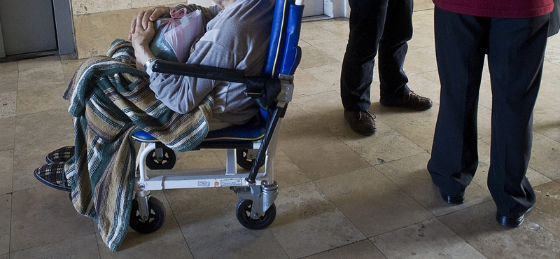 Pokoli betegszállítás öt órán át a legnagyobb kánikulában