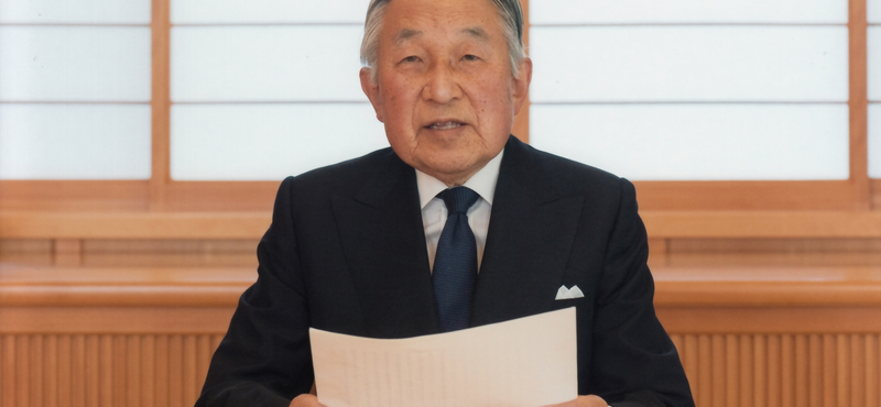 Távozott a trónról a japán császár