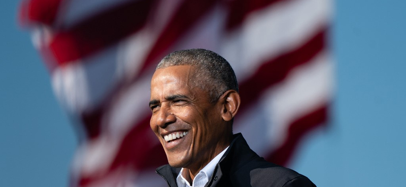 Filmre vehetik, ahogy Barack Obama megkapja a koronavírus elleni oltást