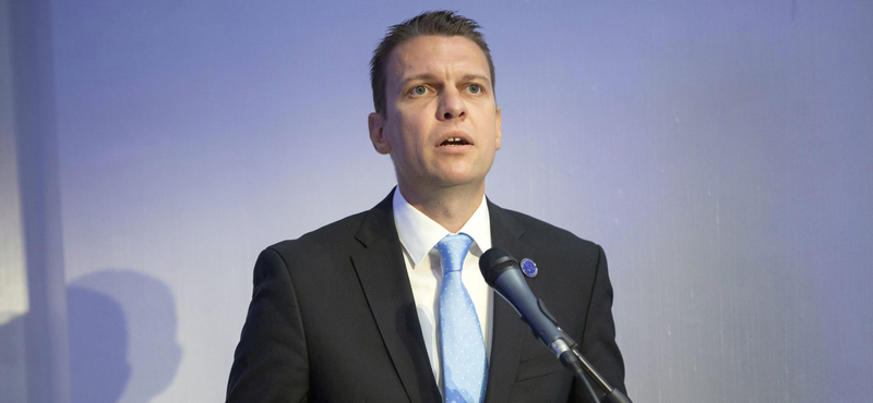 Menczer Tamás megvédte Szijjártó Péter szerdai kijelentését