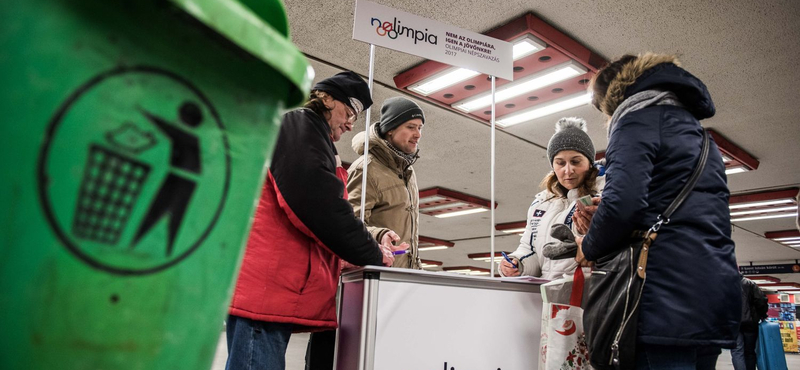 LMP-s aláírásgyűjtőket igazoltattak a rendőrök