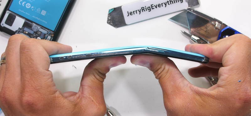 Videó: meglepően könnyen törik a OnePlus új telefonja, a OnePlus Nord