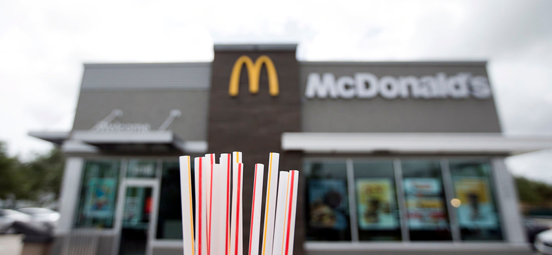 Bezárja üzleteit a királynő temetésének napján a McDonald’s Nagy-Britanniában