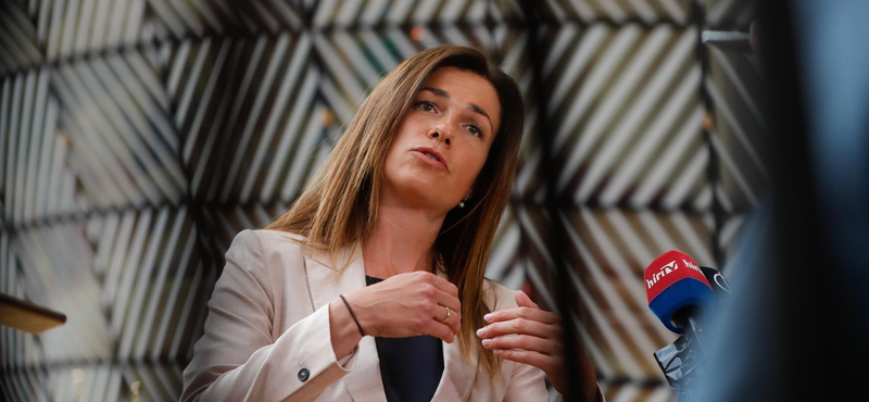 Varga Judit ott köszöntötte fel Donald Trumpot, ahol az nem látja