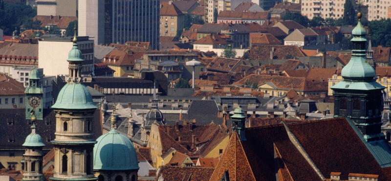 Felgyújtottak egy magyar hajléktalant Ausztriában, életveszélyesek a sérülései