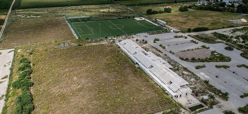 A stadionépítési láz az NB III.-ban is tombol: mutatunk néhány kirívó példát