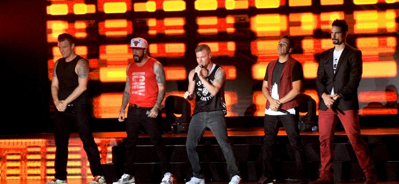 Egy egész metrószerelvény utasait megénekeltette a Backstreet Boys
