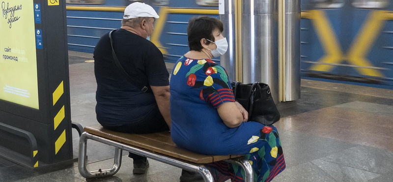 Fokozódik a járvány, lezárja határait Ukrajna