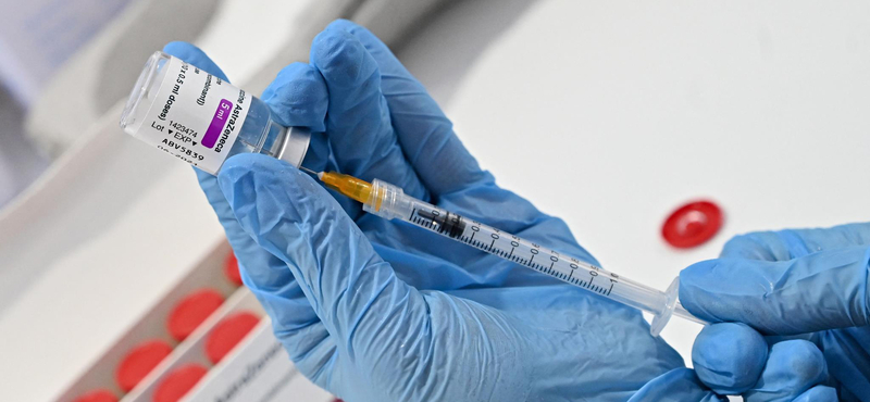 Befejezi Covid-vakcinája gyártását az AstraZeneca 