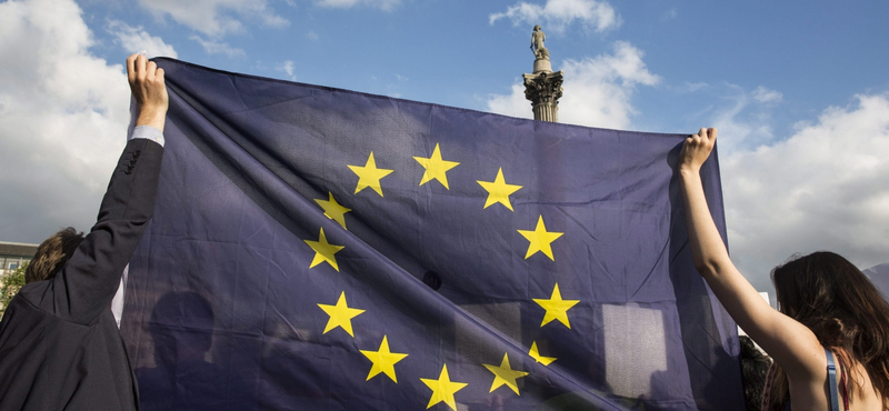 Legyen népszavazás az EU-tagságunkról is!