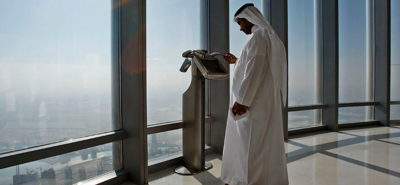 Luxus buszmegállók Dubajban