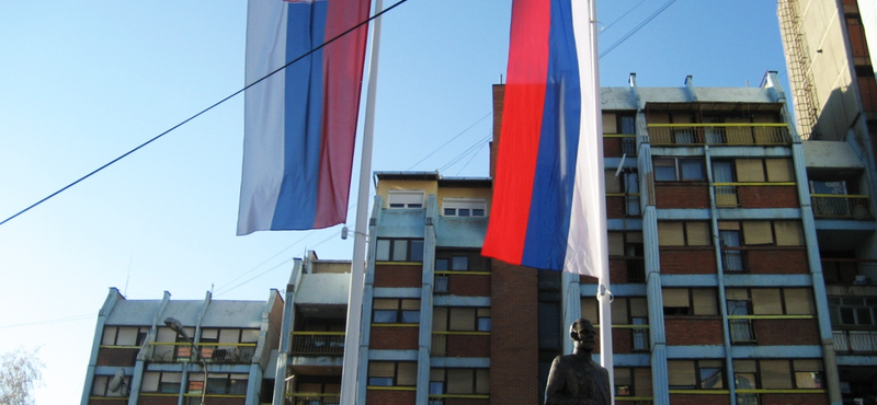 Tovább nő a balkáni feszültség, szigorította a Szerbiára kivetett vámot Koszovó