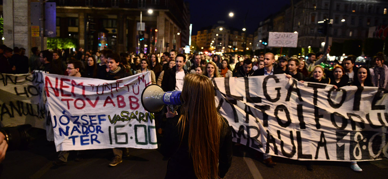 Ultimátumot kapott a kormány a hallgatóktól